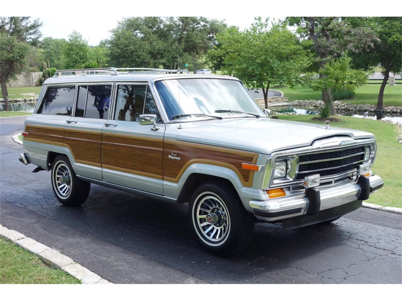 Jeep grand wagoneer 1986