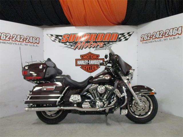 2005 Harley-Davidson® FLHTC-UI (CC-1002169) for sale in Thiensville, Wisconsin