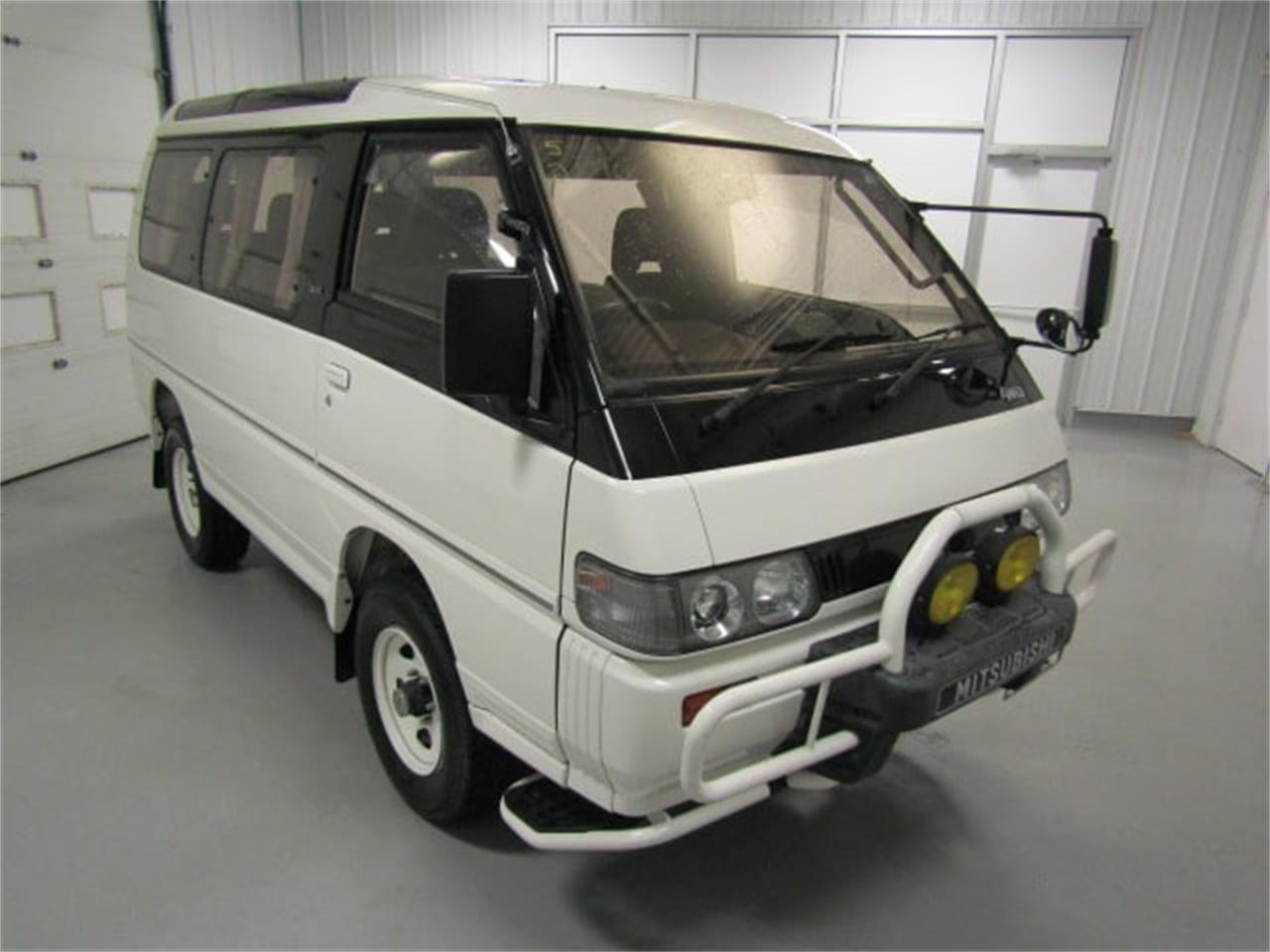 Mitsubishi delica 1990