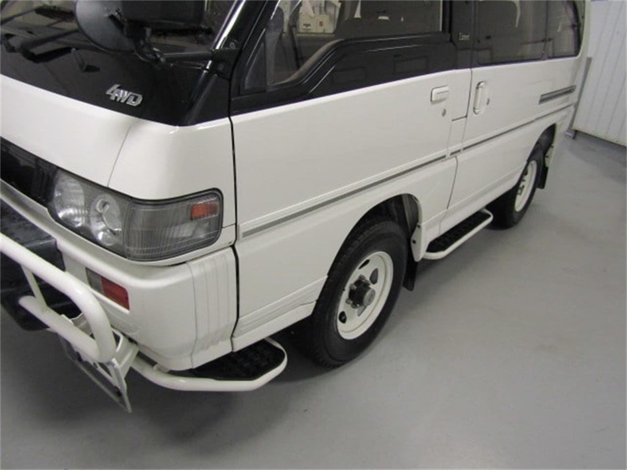 Mitsubishi delica 1990