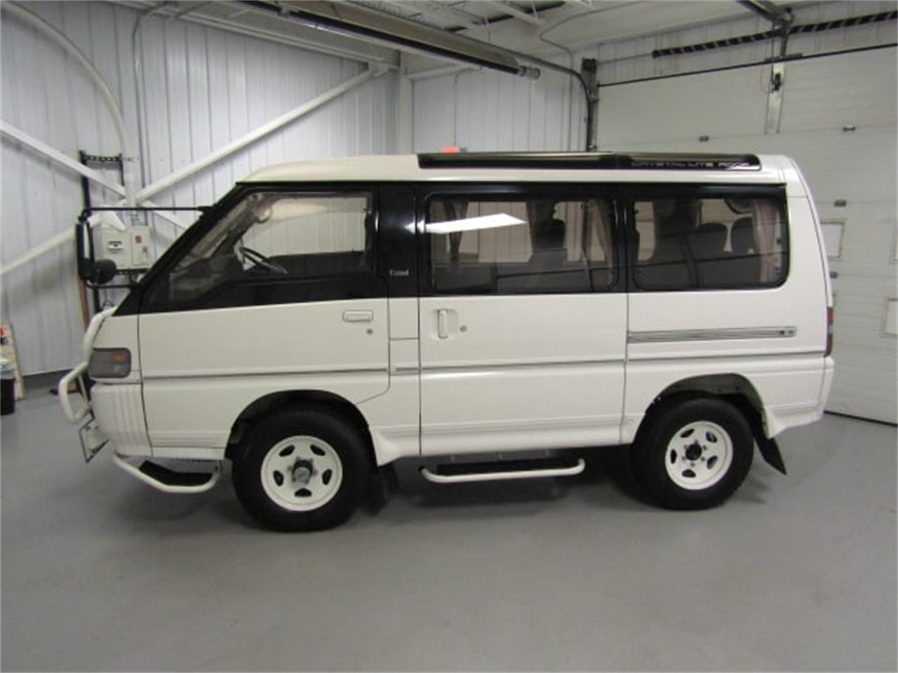 Mitsubishi delica 1990