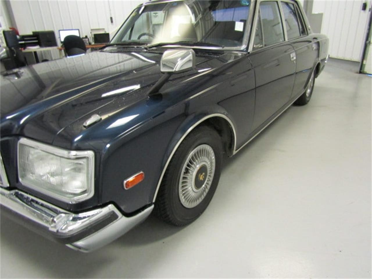 Toyota century 1989