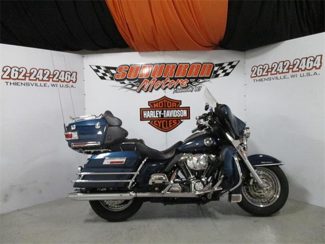 2004 Harley-Davidson® FLHTC-UI (CC-1014496) for sale in Thiensville, Wisconsin