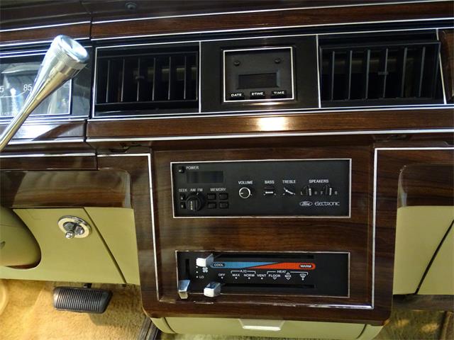 1987 Ford Crown Victoria (CC-1015457) for sale in DFW Airport, Texas