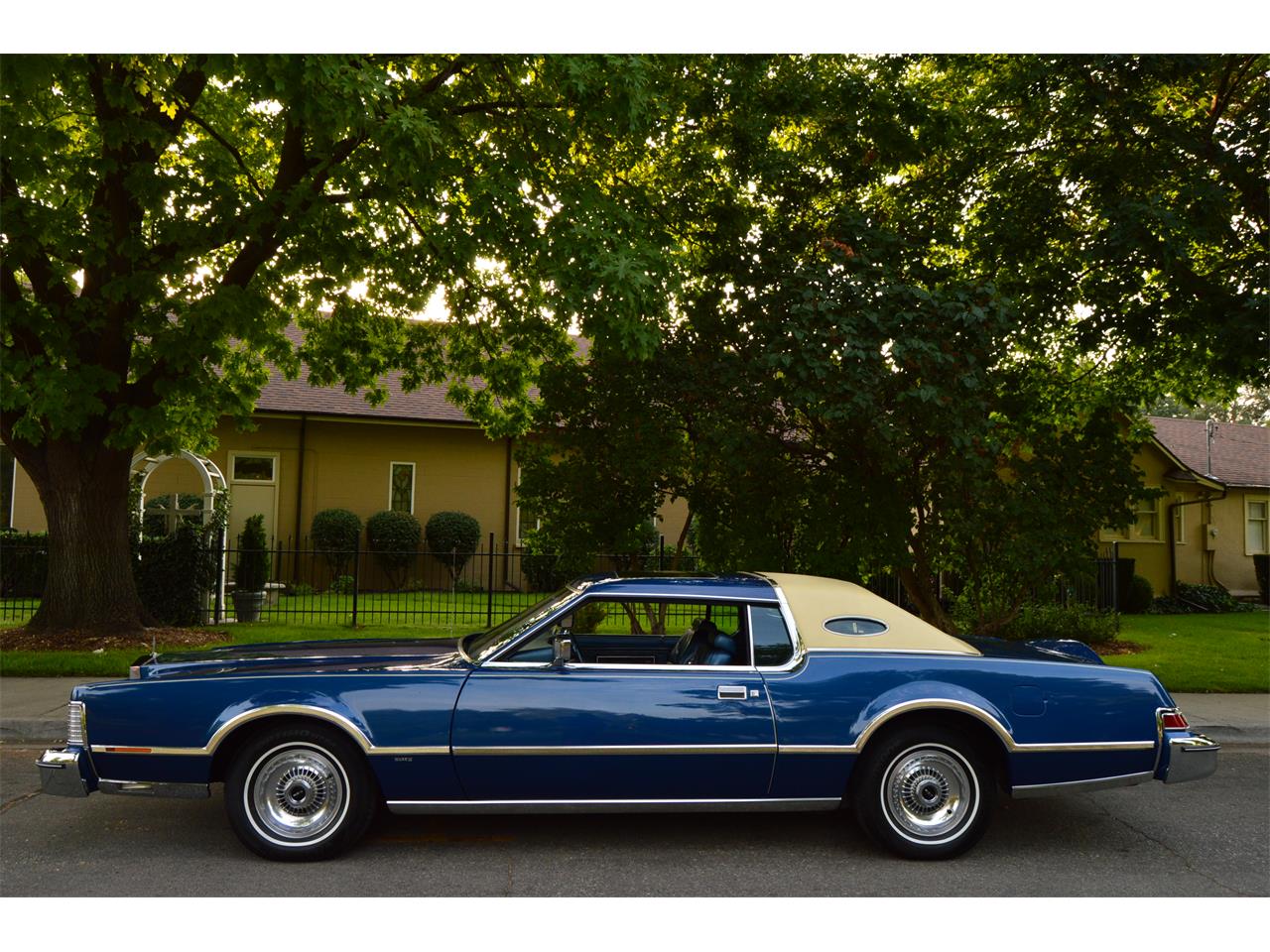 Lincoln continental mark iv