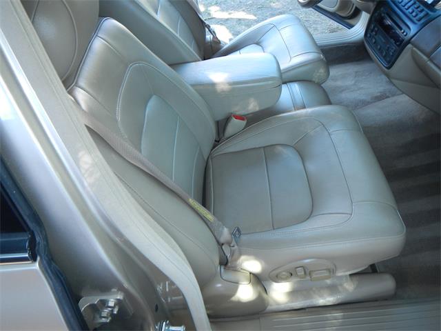2005 Cadillac DeVille (CC-1036292) for sale in Woodland Hills, California
