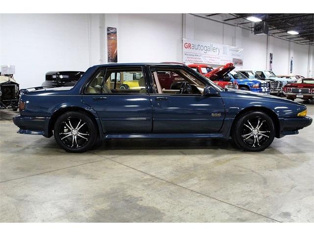 1990 Pontiac Bonneville (CC-1036465) for sale in Kentwood, Michigan