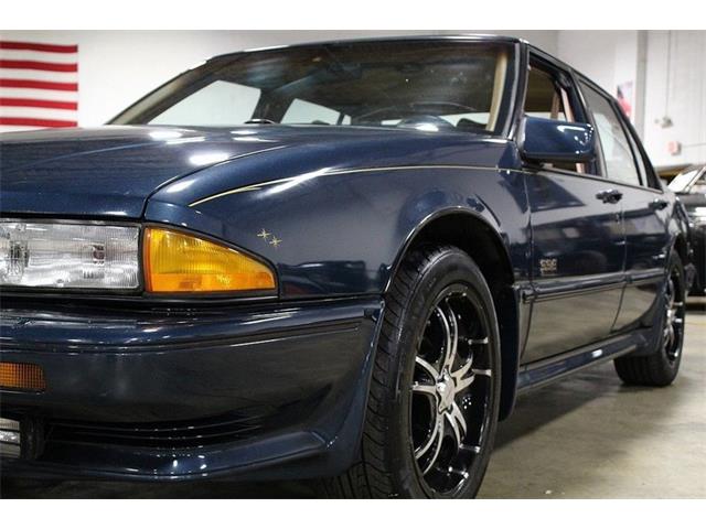 1990 Pontiac Bonneville (CC-1036465) for sale in Kentwood, Michigan