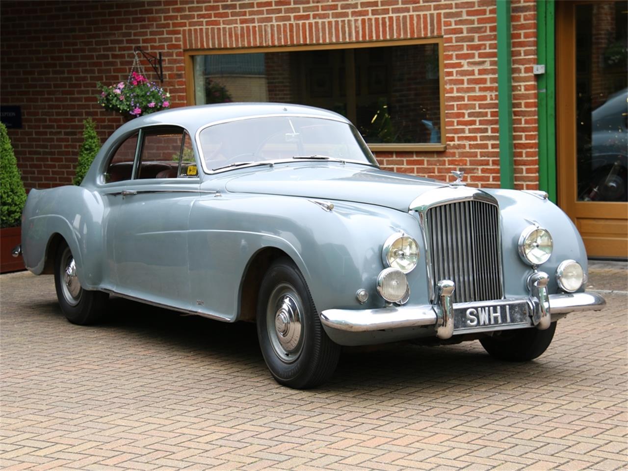 Bentley r type