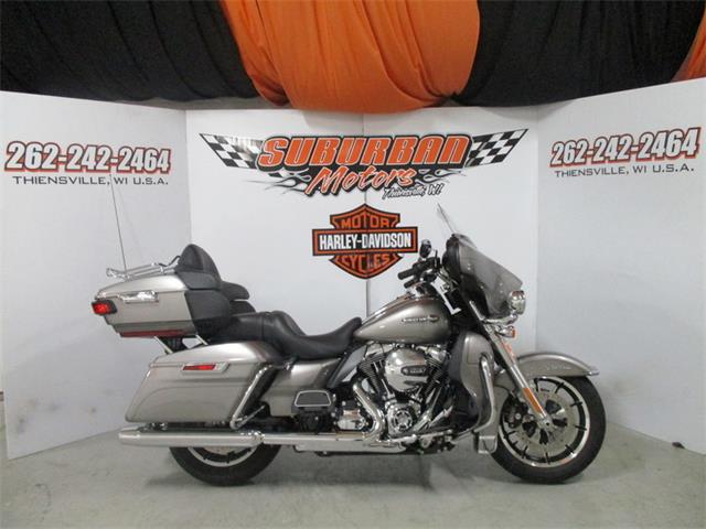 2016 Harley-Davidson® FLHTCU - Electra Glide® Ultra Classic® (CC-1038557) for sale in Thiensville, Wisconsin