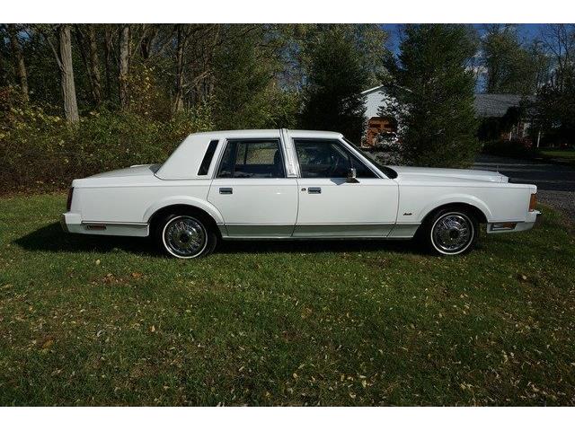 1989 Lincoln Town Car (CC-1039438) for sale in Monroe, New Jersey