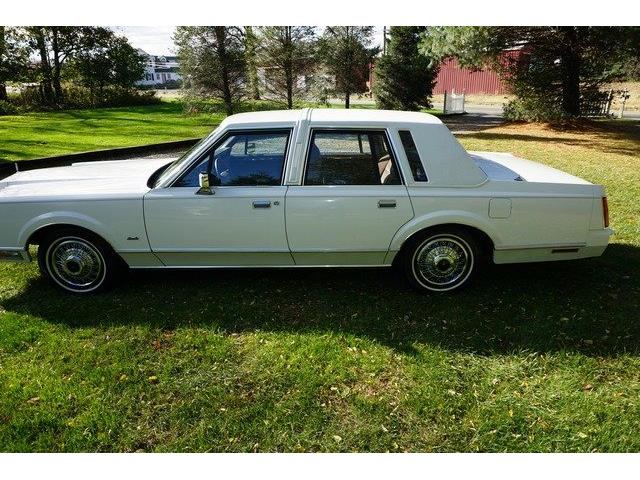 1989 Lincoln Town Car (CC-1039438) for sale in Monroe, New Jersey
