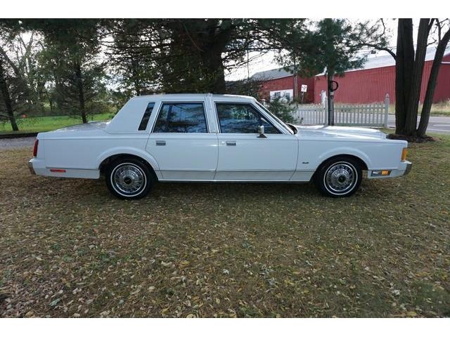 1989 Lincoln Town Car (CC-1039438) for sale in Monroe, New Jersey