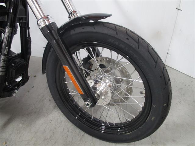 2017 Harley-Davidson® FXDB - Street Bob® (CC-1041314) for sale in Thiensville, Wisconsin