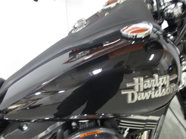 2017 Harley-Davidson® FXDB - Street Bob® (CC-1041314) for sale in Thiensville, Wisconsin