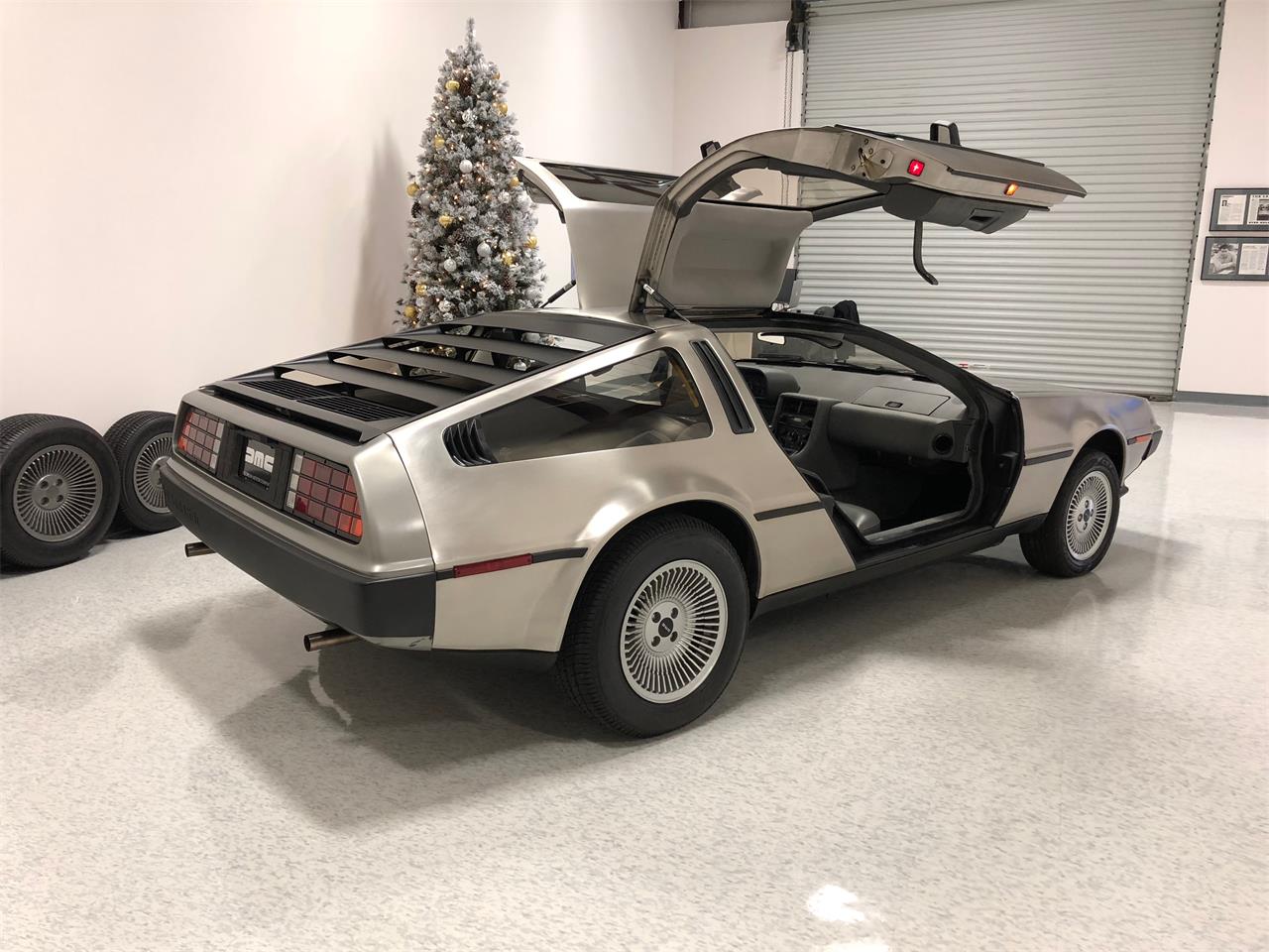 DELOREAN 1981