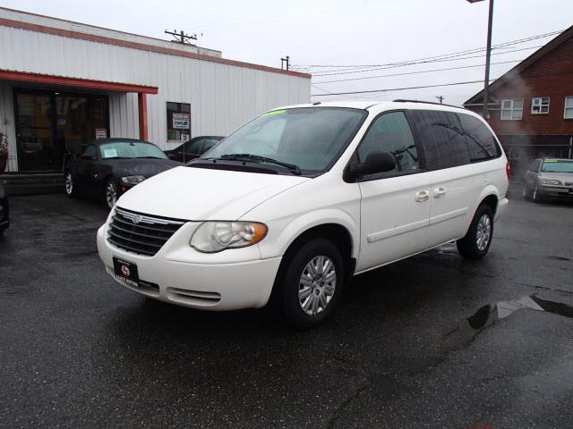 2006 Chrysler Town & Country (CC-1046850) for sale in Tacoma, Washington