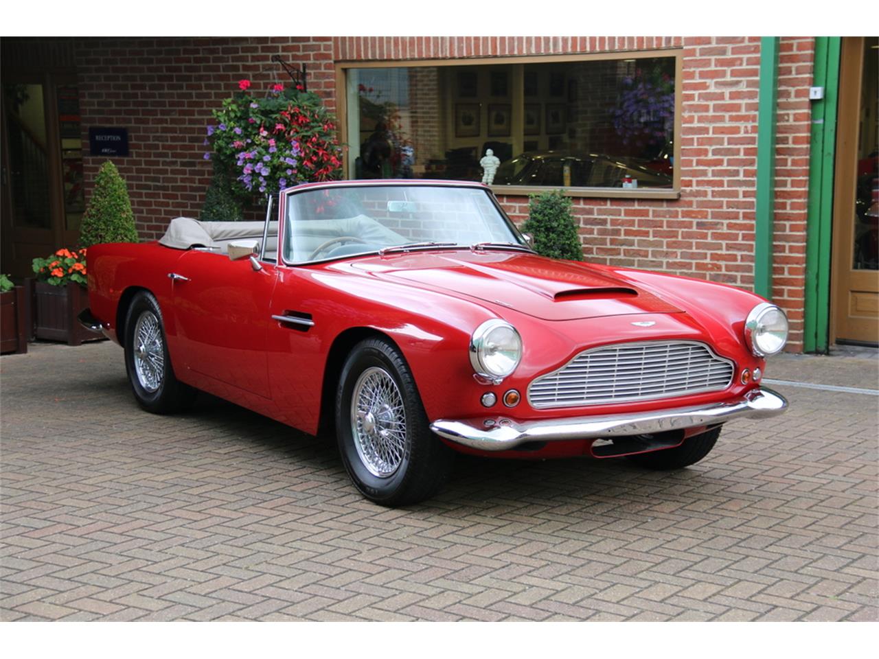 Aston martin vintage