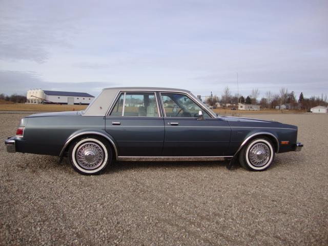 1985 diplomat dodge