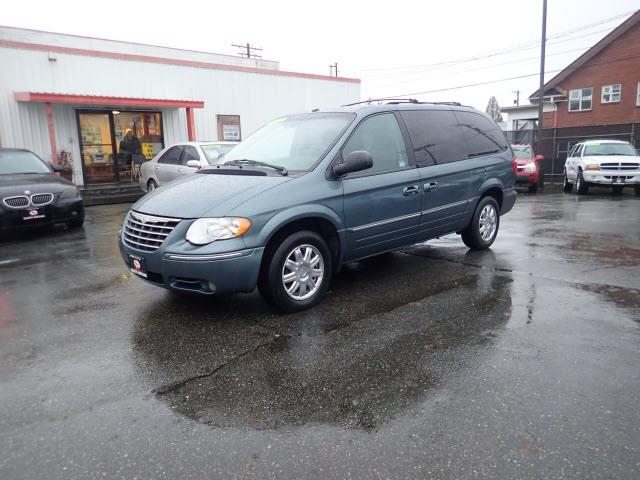 2007 Chrysler Town & Country (CC-1062301) for sale in Tacoma, Washington