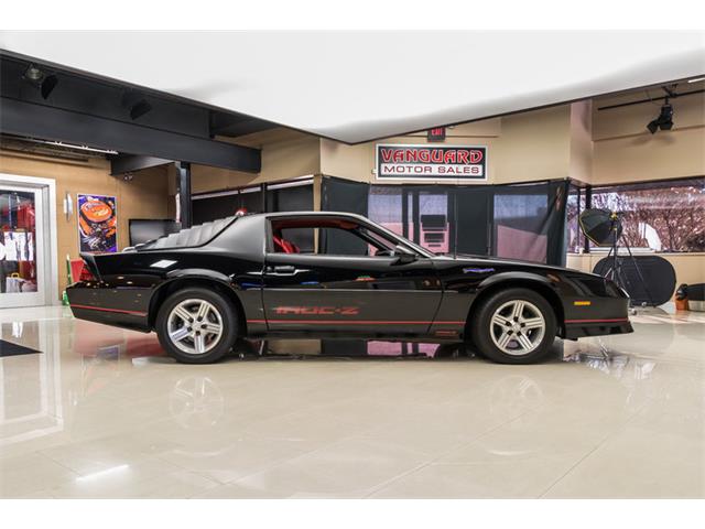 1990 Chevrolet Camaro IROC Z28 (CC-1066348) for sale in Plymouth, Michigan