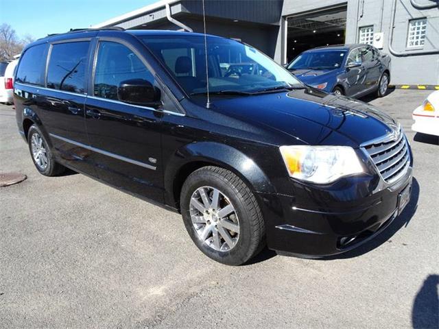 2009 Chrysler Town & Country (CC-1068815) for sale in Hilton, New York