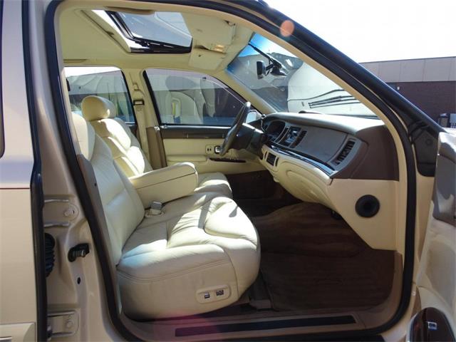 1997 Lincoln Town Car (CC-1075972) for sale in Dearborn, Michigan