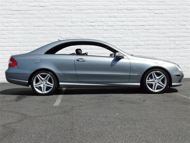 2009 Mercedes-Benz CLK350 (CC-1083765) for sale in Carson, California
