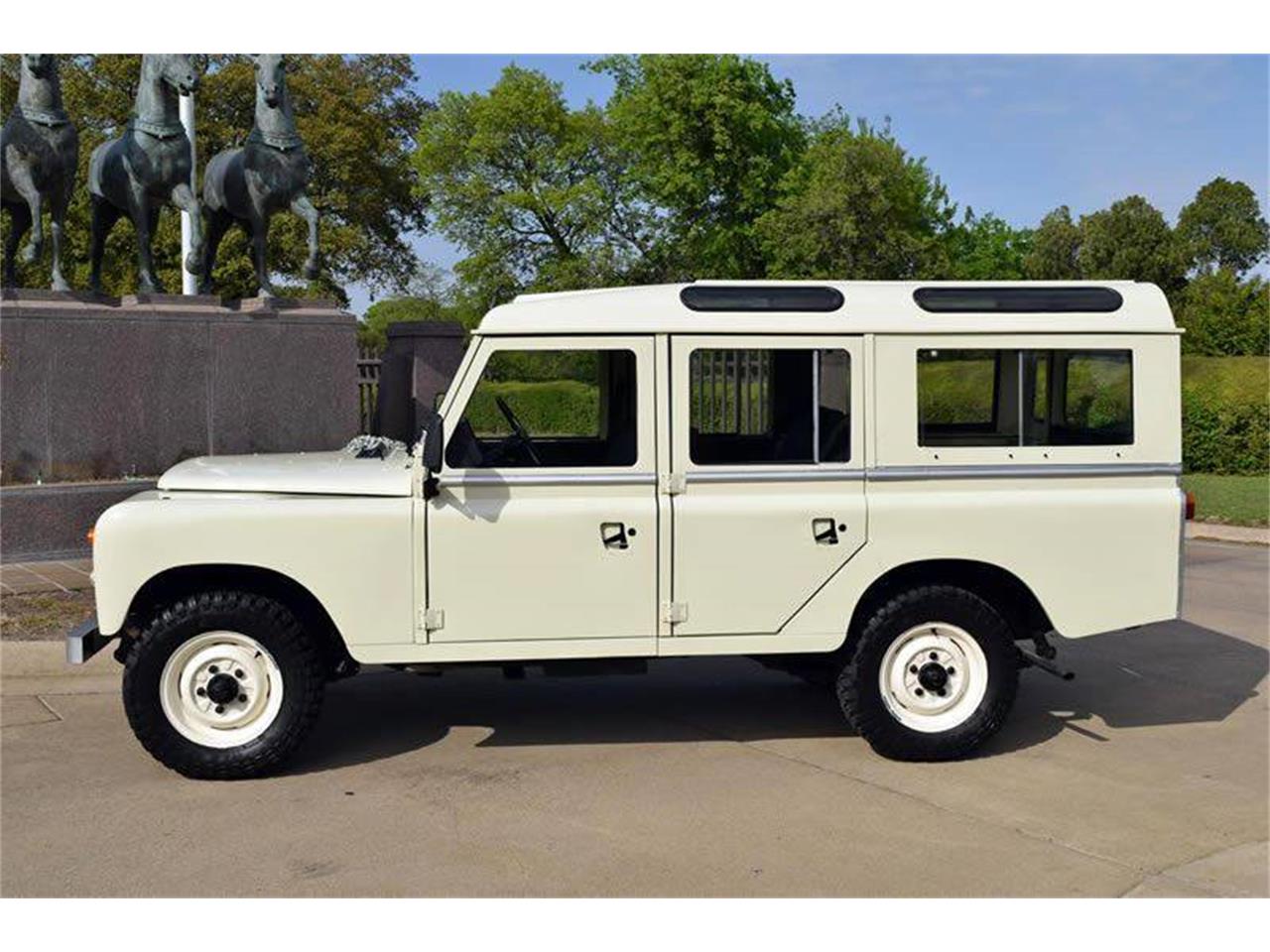 Land rover defender 1983