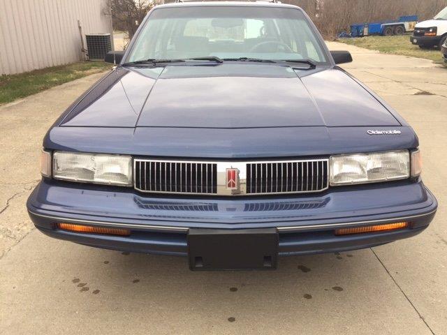 1994 Oldsmobile Cutlass Cruiser (CC-1088061) for sale in Milford, Ohio