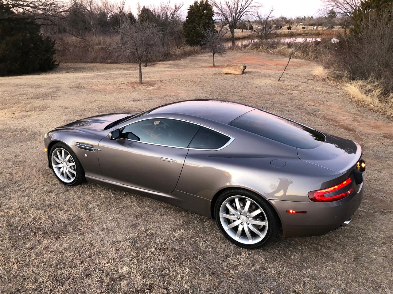 Aston martin db9 2005