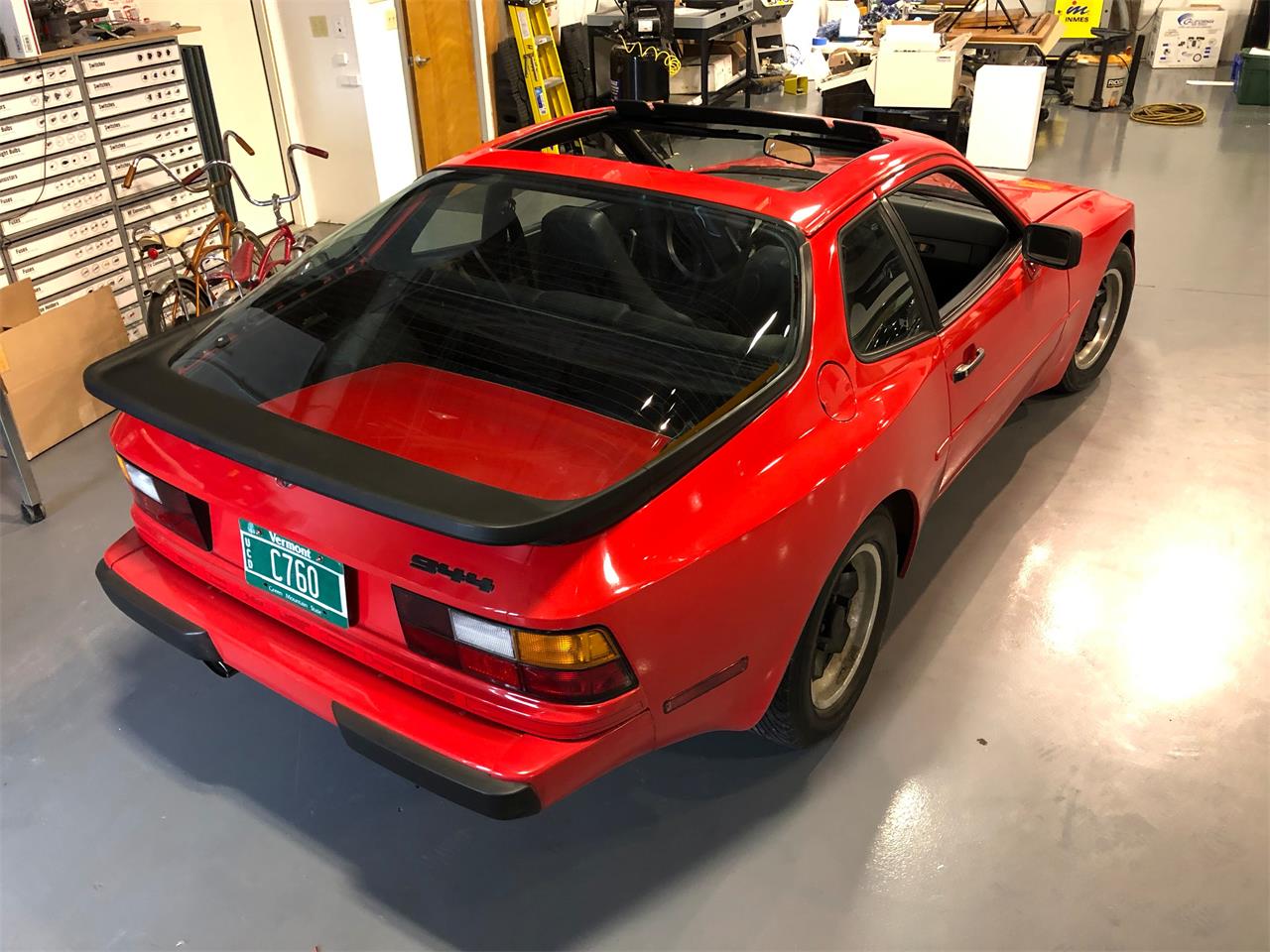 Porsche 944 1983