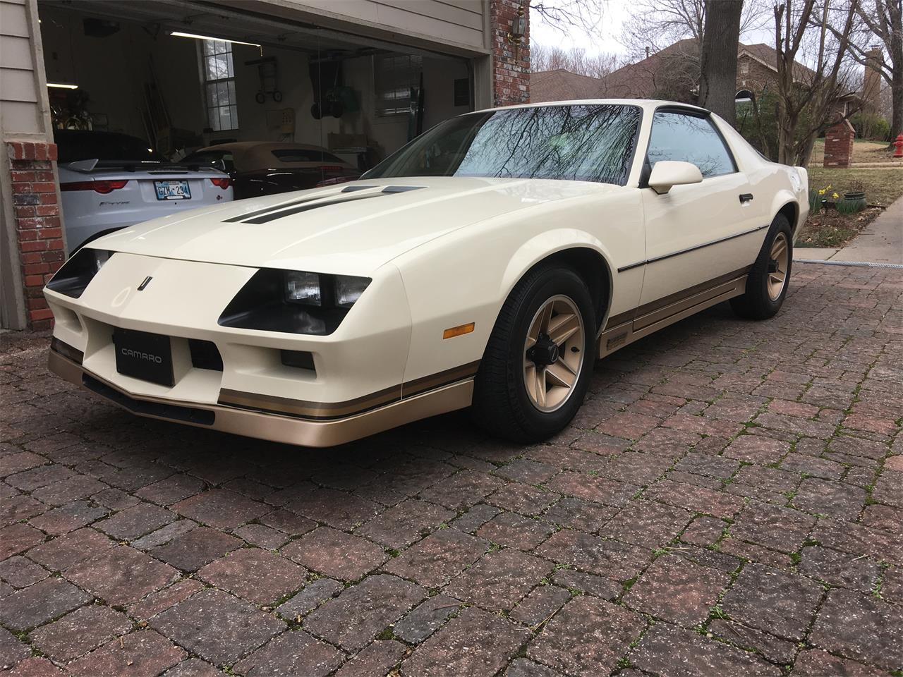 Chevrolet camaro 1984