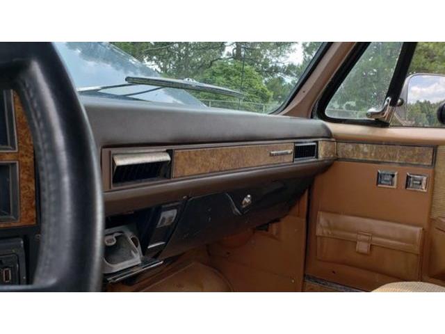 1989 Chevrolet Suburban (CC-1105402) for sale in Hope Mills, North Carolina