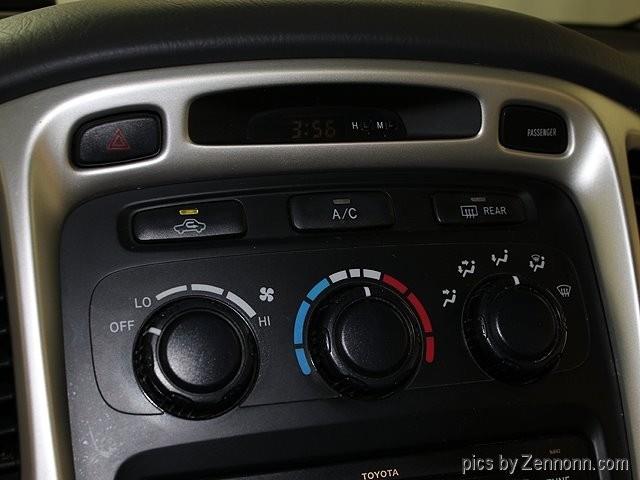 2004 Toyota Highlander (CC-1106442) for sale in Addison, Illinois