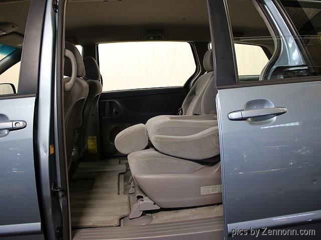 2008 Toyota Sienna (CC-1106497) for sale in Addison, Illinois