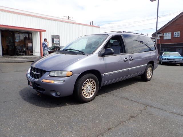 1998 Chrysler Town & Country (CC-1108885) for sale in Tacoma, Washington