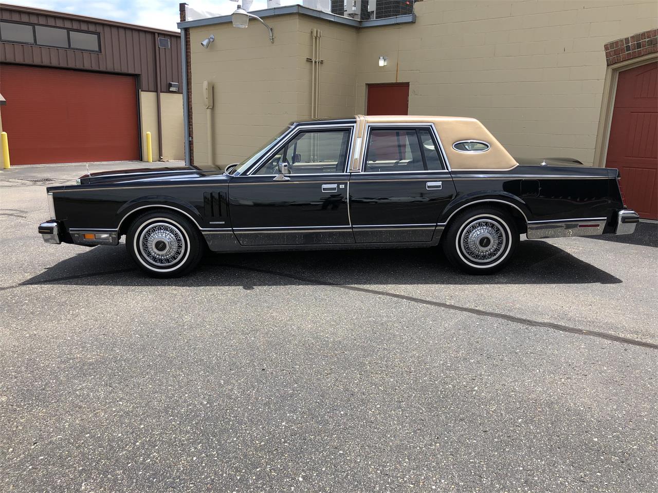 Lincoln continental 1983