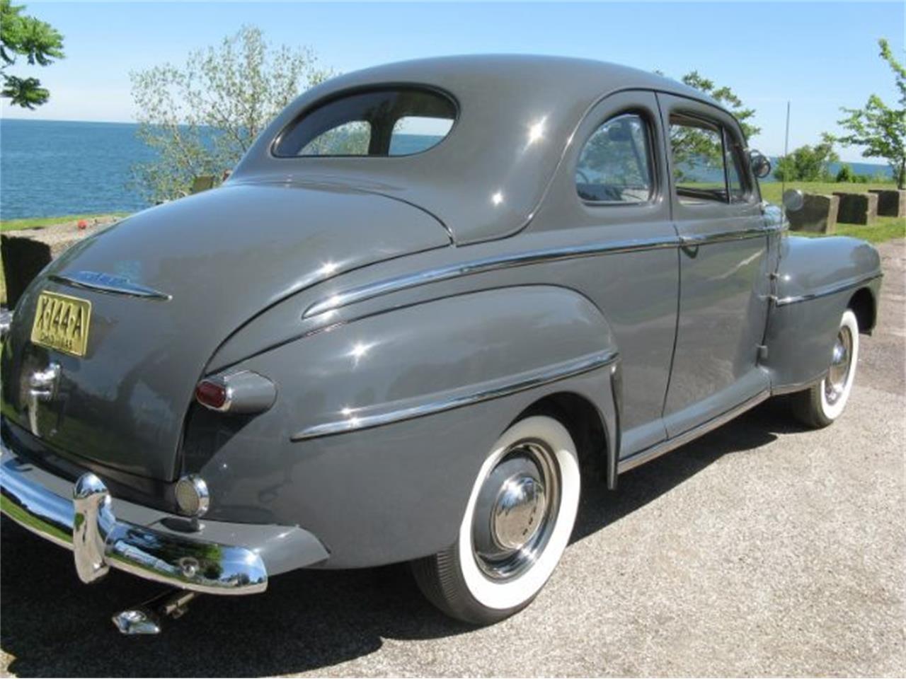 Ford deluxe 1948