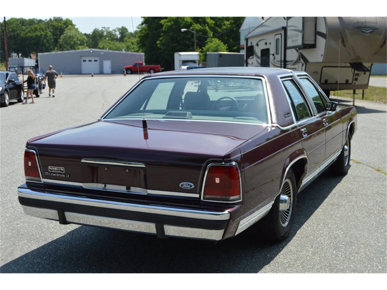 1989 Ford Crown Victoria for Sale CC1128031