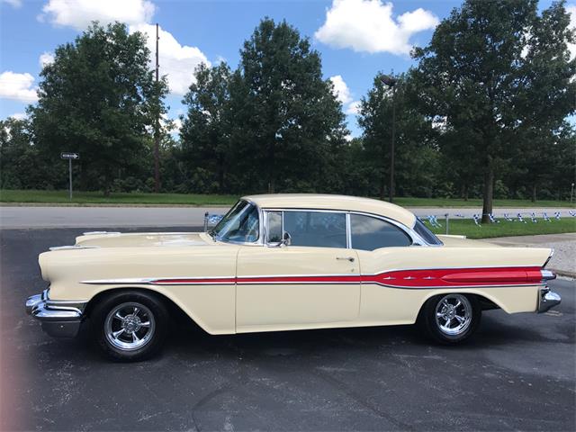 1957 Pontiac Chieftain (CC-1131109) for sale in Paris , Kentucky