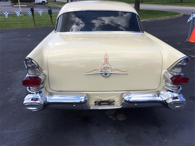 1957 Pontiac Chieftain (CC-1131109) for sale in Paris , Kentucky