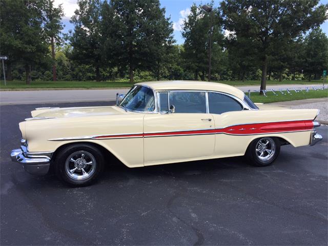 1957 Pontiac Chieftain (CC-1131109) for sale in Paris , Kentucky