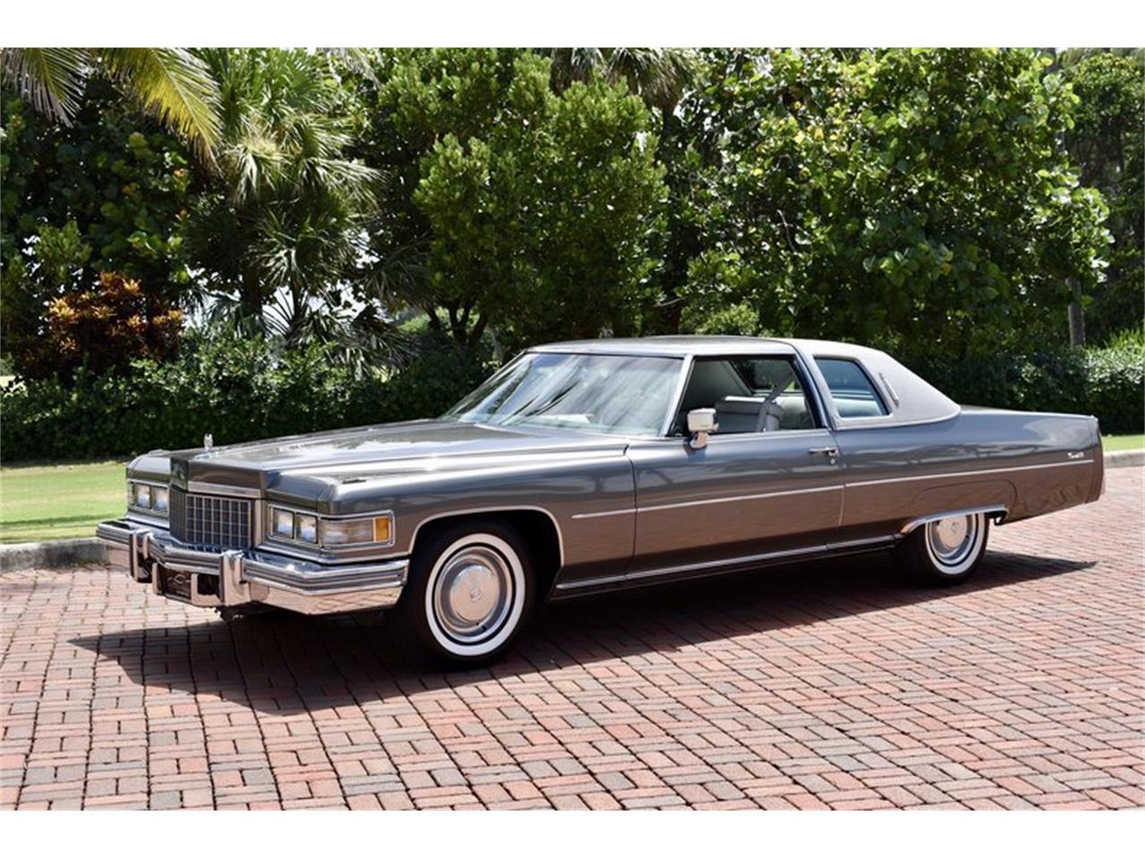 Cadillac coupe deville 1976