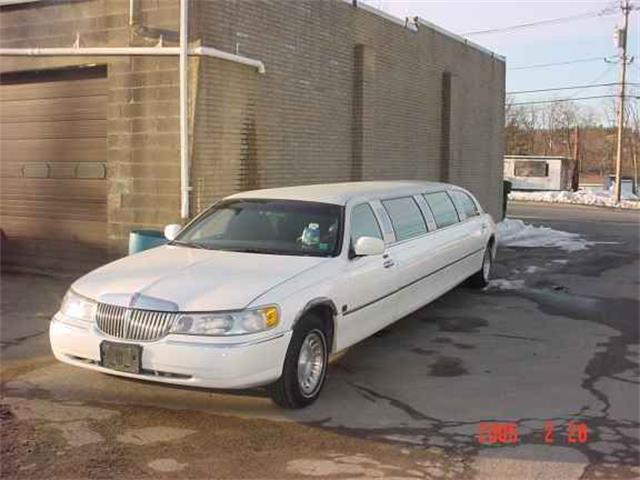 2001 Lincoln Limousine (CC-1135787) for sale in Stratford, New Jersey