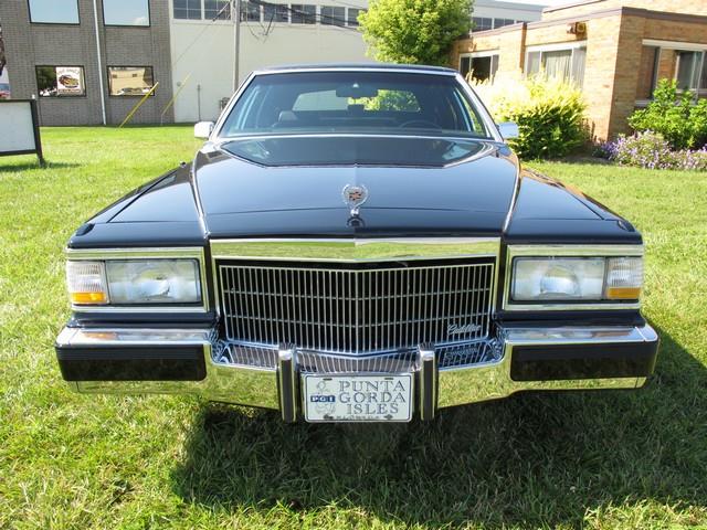 1992 Cadillac Brougham (CC-1137060) for sale in Troy, Michigan