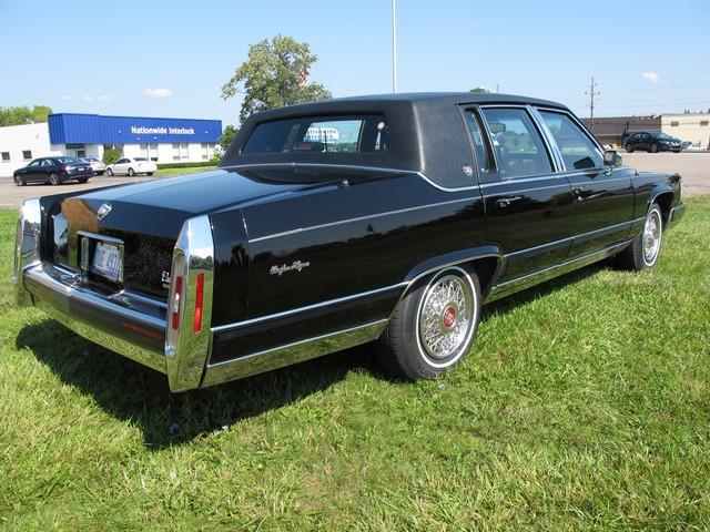 1992 Cadillac Brougham (CC-1137060) for sale in Troy, Michigan