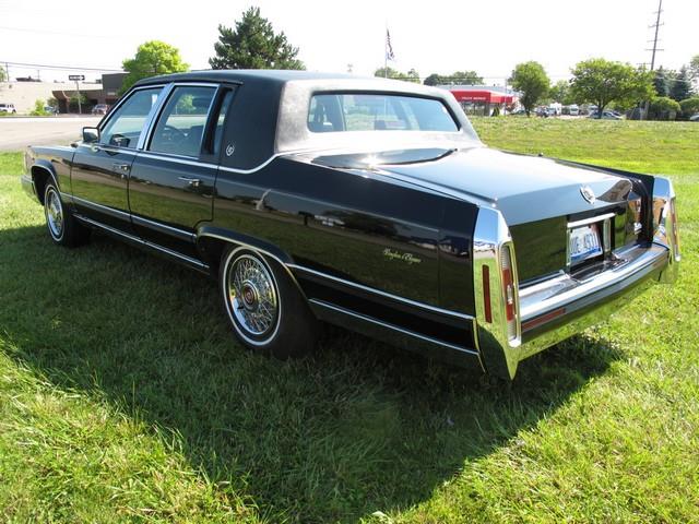 1992 Cadillac Brougham (CC-1137060) for sale in Troy, Michigan