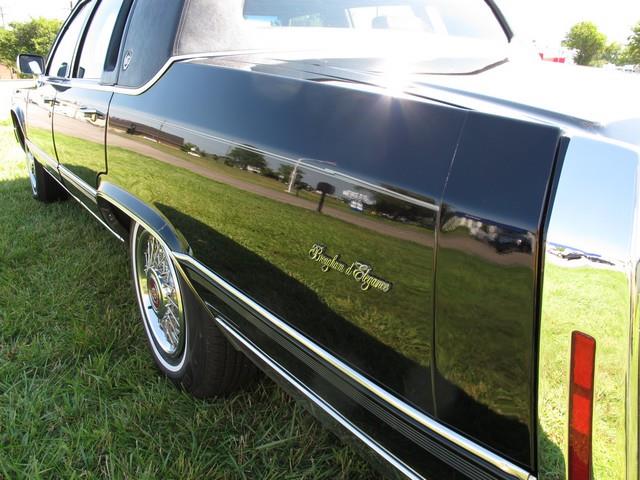 1992 Cadillac Brougham (CC-1137060) for sale in Troy, Michigan