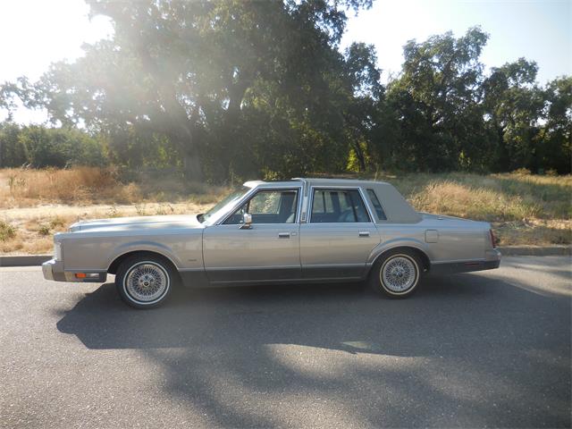 1986 Lincoln Town Car (CC-1138883) for sale in Anderson, California